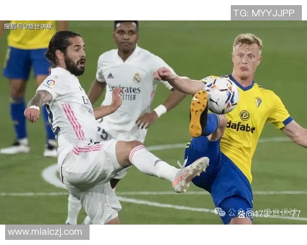 皇家社会与皇马比赛评分分析揭示双方表现差异与亮点