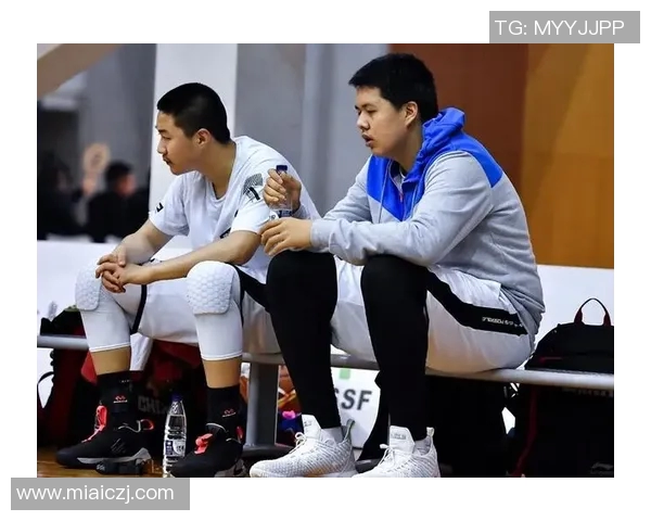 周鹏的篮球之路:从青涩少年到国家队核心的奋斗历程与荣耀时刻 周鹏的篮球之路:从青涩少年到国家队核心的奋斗历程与荣耀时刻